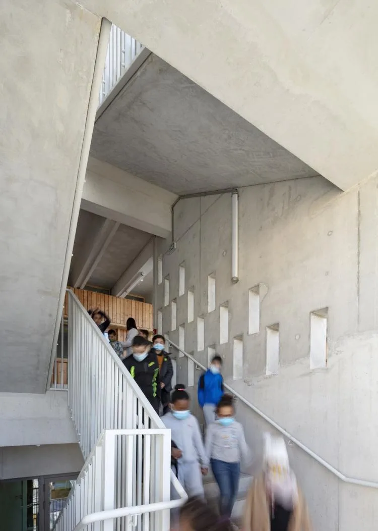 BIM Architecture | Antoine de Ruffi, Marseille Mineral Primary School, with a sculptural exterior that hides warmth and comfort beneath