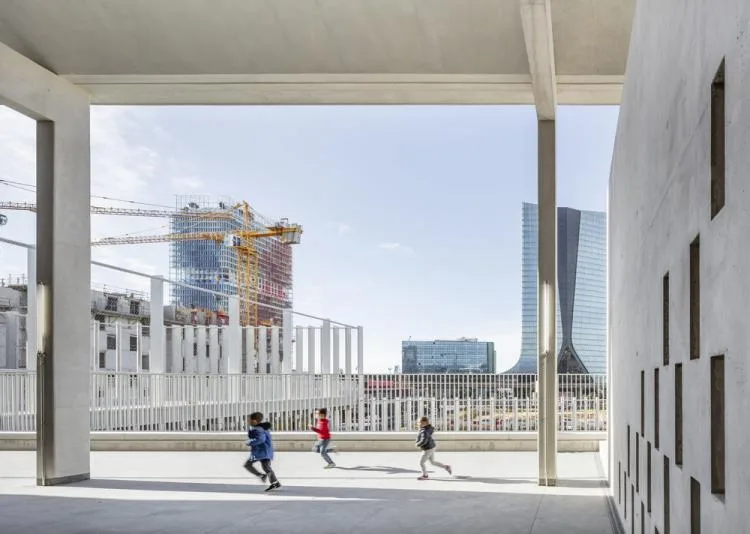 BIM Architecture | Antoine de Ruffi, Marseille Mineral Primary School, with a sculptural exterior that hides warmth and comfort beneath
