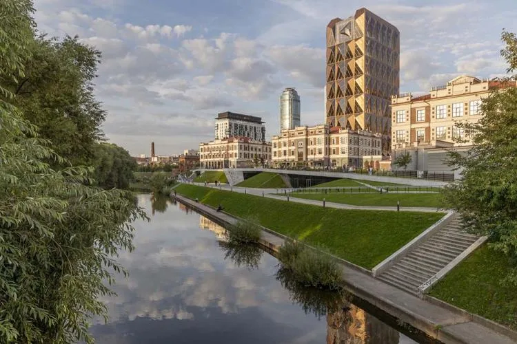 BIM Architecture | RCC Headquarters in Yekaterinburg, Russia: Innovative Modular Space | Foster Partners