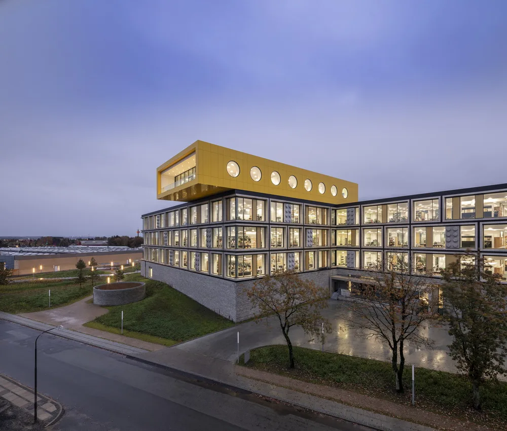 BIM Architecture | Nowadays, architects need to be able to assemble LEGO: LEGO Office Park/C.F. M ø ller Architecture Firm