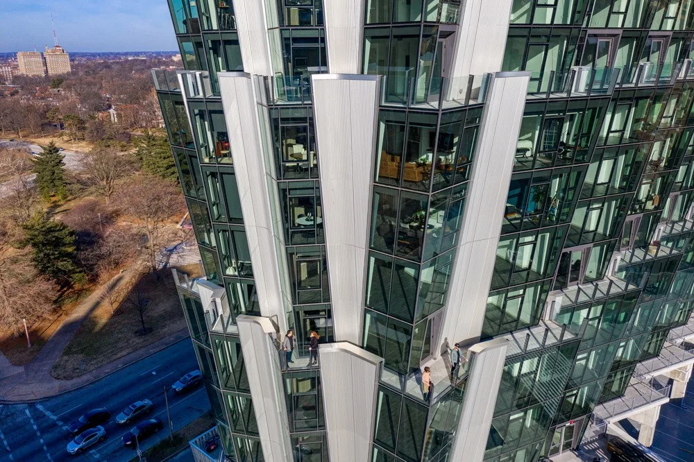 BIM Architecture | 'Sea Cucumber' Apartment Building: 100 King's Boulevard/Studio Gang