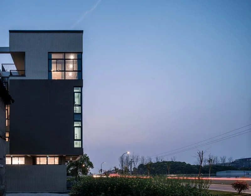 BIM Architecture | Forbes listed architect creates 400 square meter 'terraced house' with 700000 RMB/Toyoma Architects