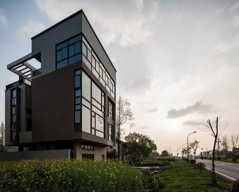 BIM Architecture | Forbes listed architect creates 400 square meter 'terraced house' with 700000 RMB/Toyoma Architects