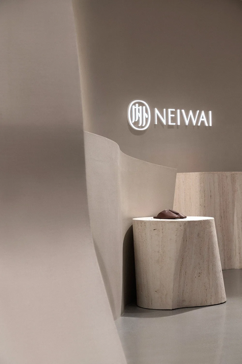 BIM Architecture | Interior Design Expressing the Beauty of Women: NEIWAI Flagship Store/Studiolite (SLT)