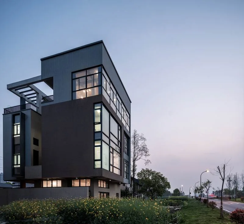 BIM Architecture | Forbes listed architect creates 400 square meter 'terraced house' with 700000 RMB/Toyoma Architects