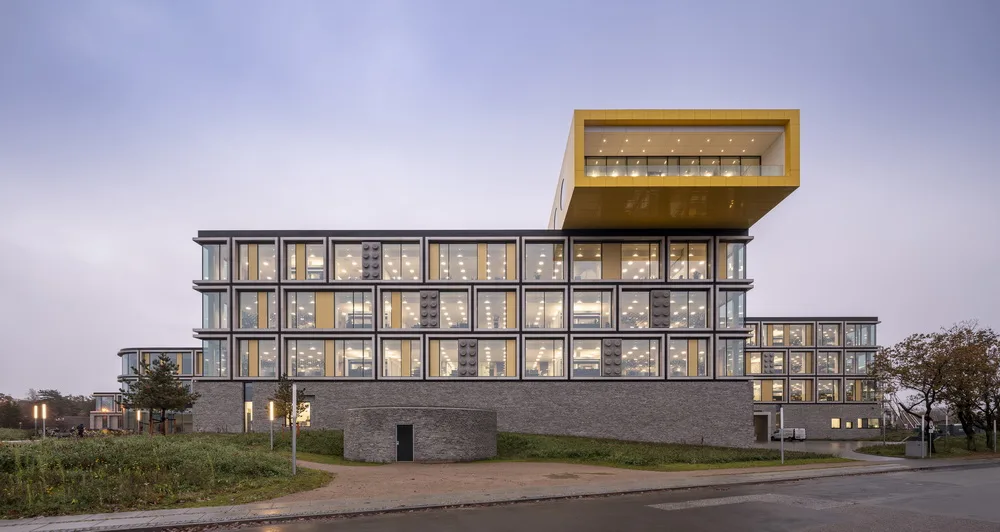 BIM Architecture | Nowadays, architects need to be able to assemble LEGO: LEGO Office Park/C.F. M ø ller Architecture Firm