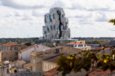 Frank Gehry Unveils New BIM-Driven Landmark Featuring Stainless Steel Cladding-BIM WORLD