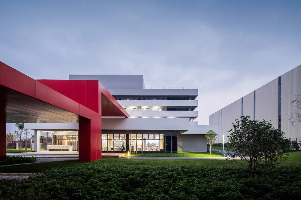 BIM architecture | Ordering soda is as simple as that! Vita Food and Beverage Production Center/ZZT Industrial Building