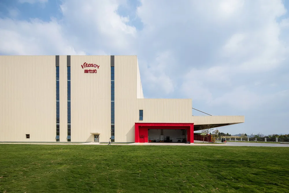 BIM architecture | Ordering soda is as simple as that! Vita Food and Beverage Production Center/ZZT Industrial Building