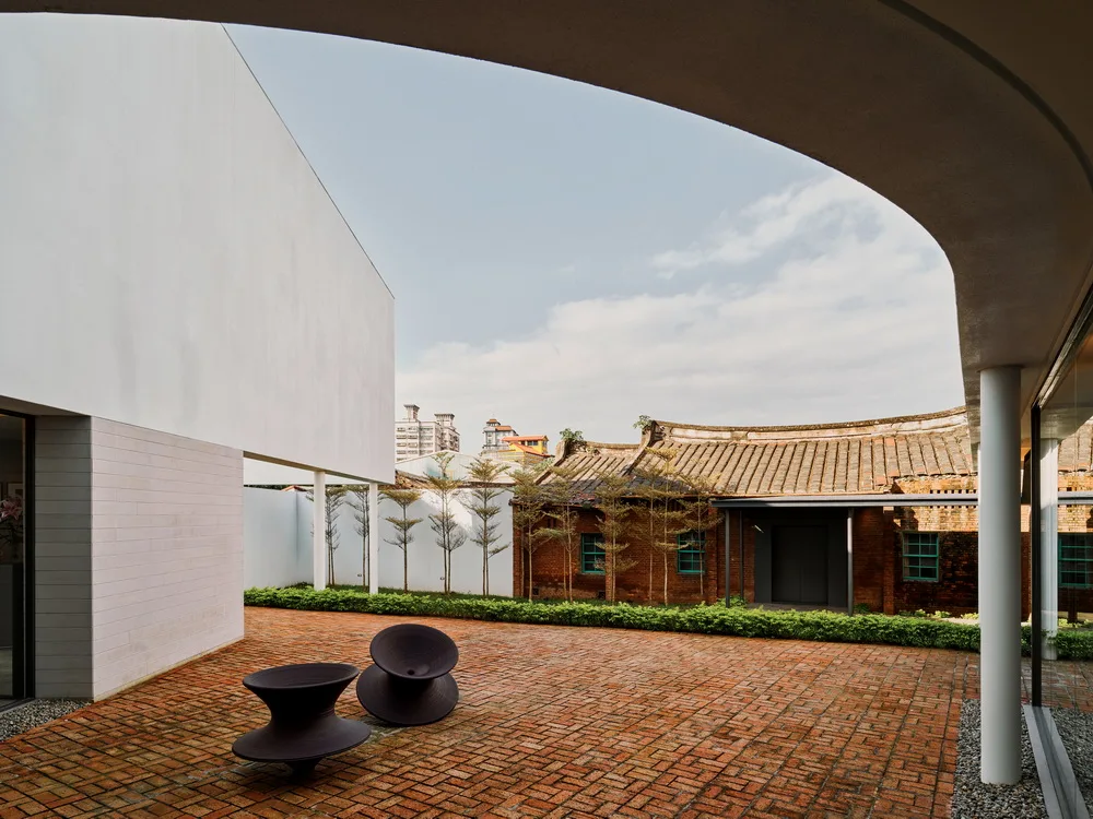BIM Architecture | Reconstruction of Triad Courtyard/CYS.ASDO
