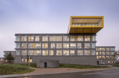 BIM in Architecture: How Architects Use LEGO to Design the LEGO Office Park by C.F. Møller-BIM WORLD