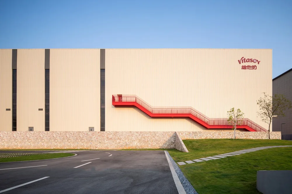 BIM architecture | Ordering soda is as simple as that! Vita Food and Beverage Production Center/ZZT Industrial Building