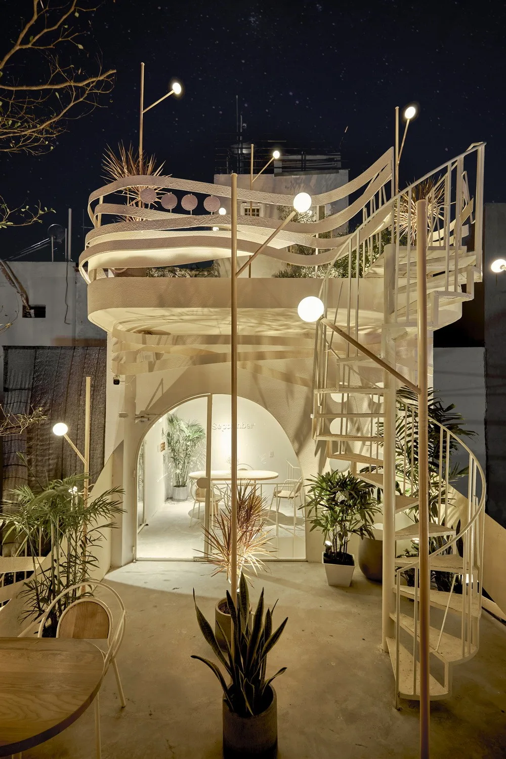 BIM Architecture | Vietnam Bird's Nest Cafe/Red5 studio+Ben Decor