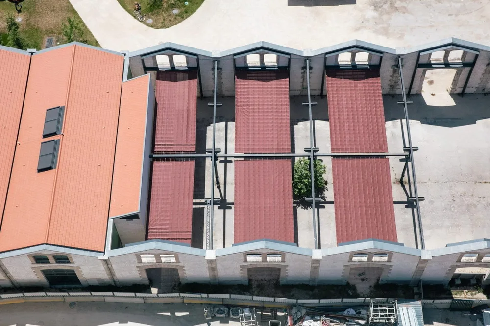 BIM Architecture | Frank Gehry's New Work Unveils: A New Landmark with Stainless Steel Cladding
