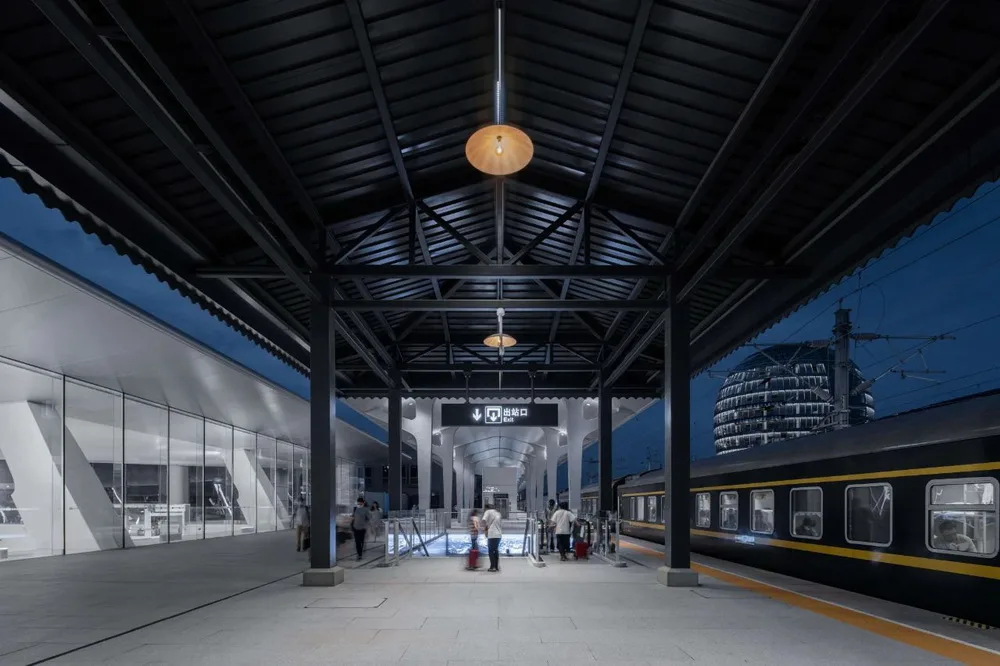 BIM Architecture | 'Railway Station in the Forest': Jiaxing Railway Station is now open for operation/MAD