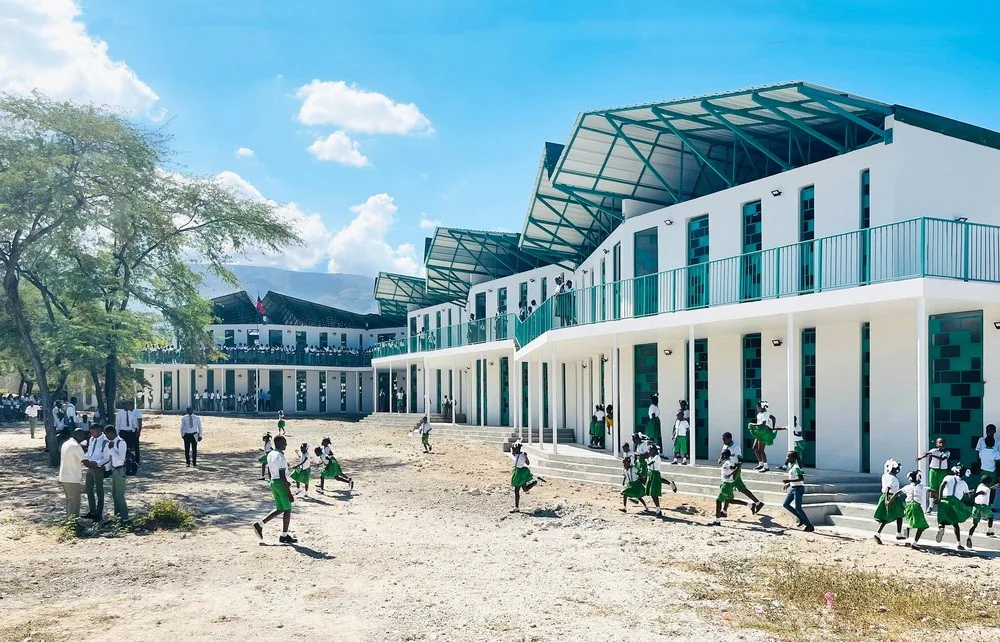BIM Architecture | Modular Campus Construction, Responding to Site Environment and Cost Limitations/Studio PHH Architects
