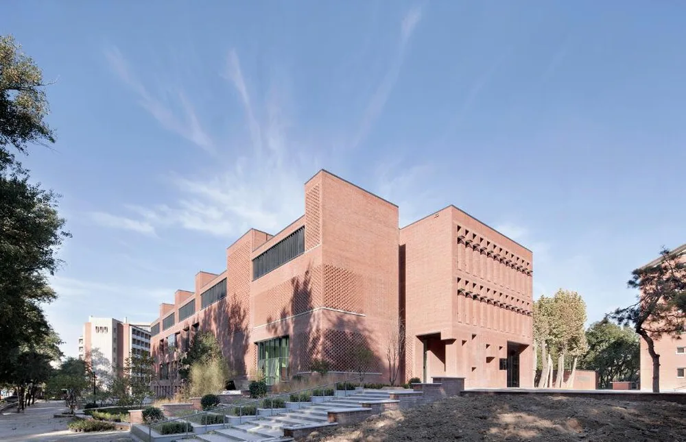 BIM Architecture | Tsinghua University South Campus Cafeteria and Career Guidance Center/Tsinghua University School of Architecture Simple Architecture Studio