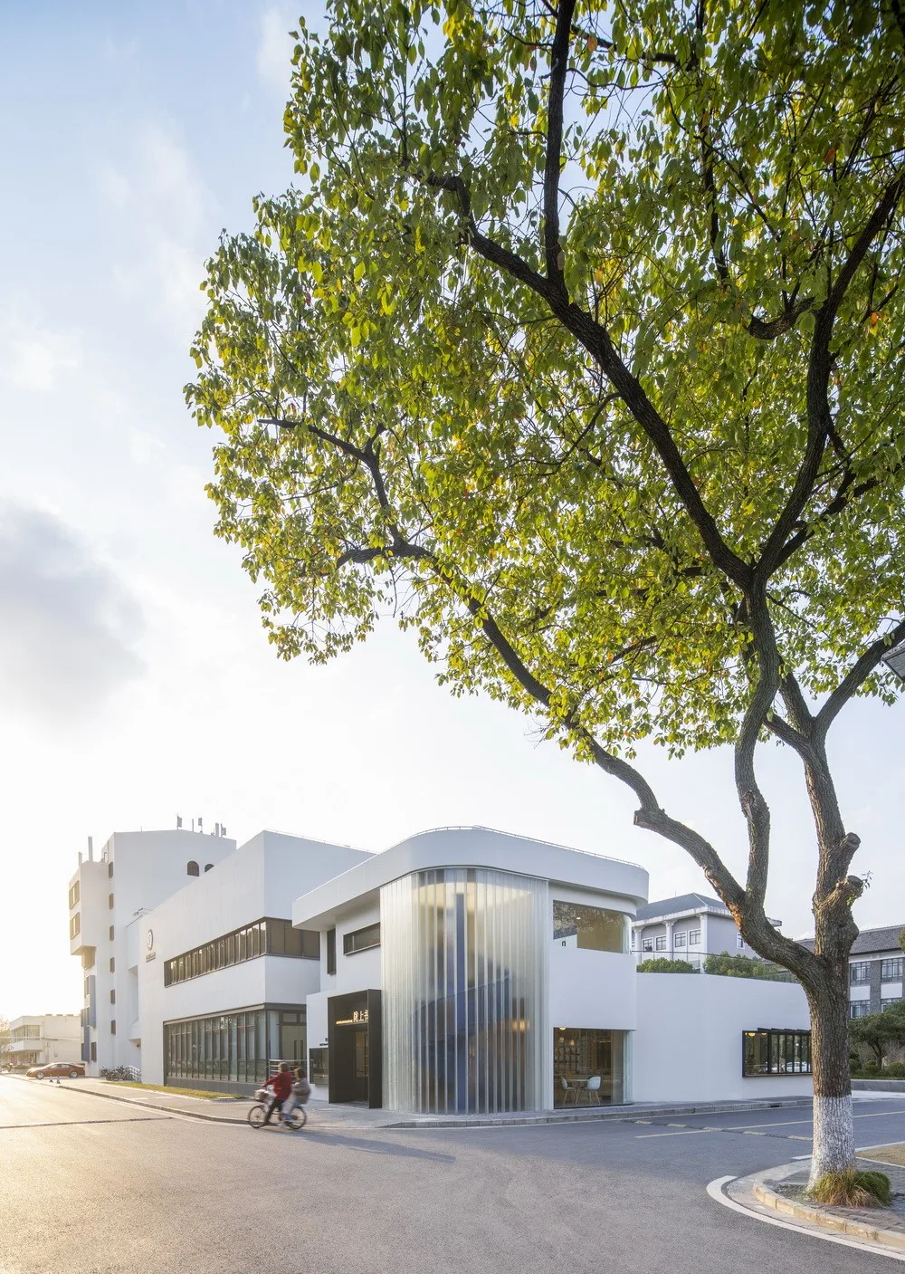 BIM Architecture | Architectural Renewal of Longshang Bookstore at East China University of Science and Technology - Reshaping the Place of Light and Memory/畎 Mu Architecture