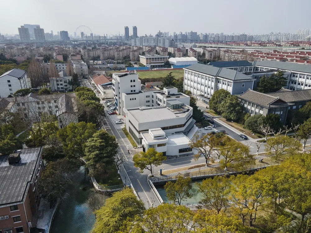 BIM Architecture | Architectural Renewal of Longshang Bookstore at East China University of Science and Technology - Reshaping the Place of Light and Memory/畎 Mu Architecture