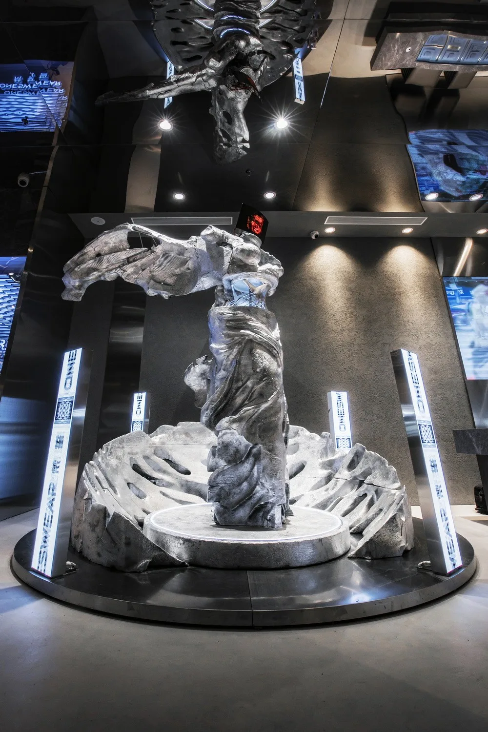 BIM Architecture | Reshaping Memory Moments · Fanshi ONESWEAR Wuhan K11 Shopping Art Center Store/Pingjie Design