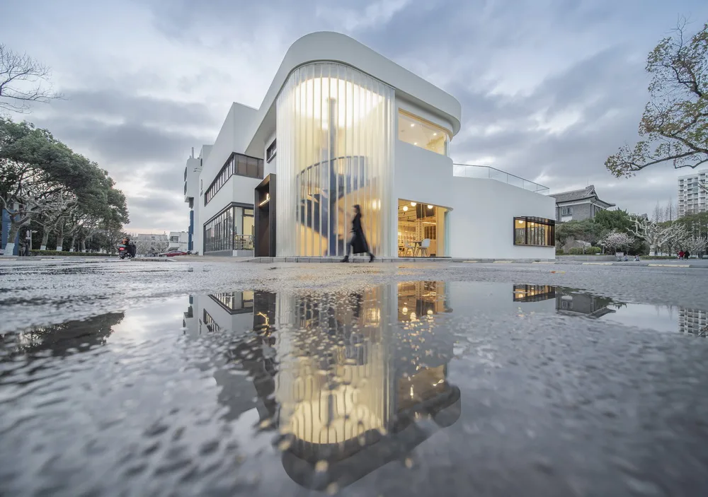 BIM Architecture | Architectural Renewal of Longshang Bookstore at East China University of Science and Technology - Reshaping the Place of Light and Memory/畎 Mu Architecture