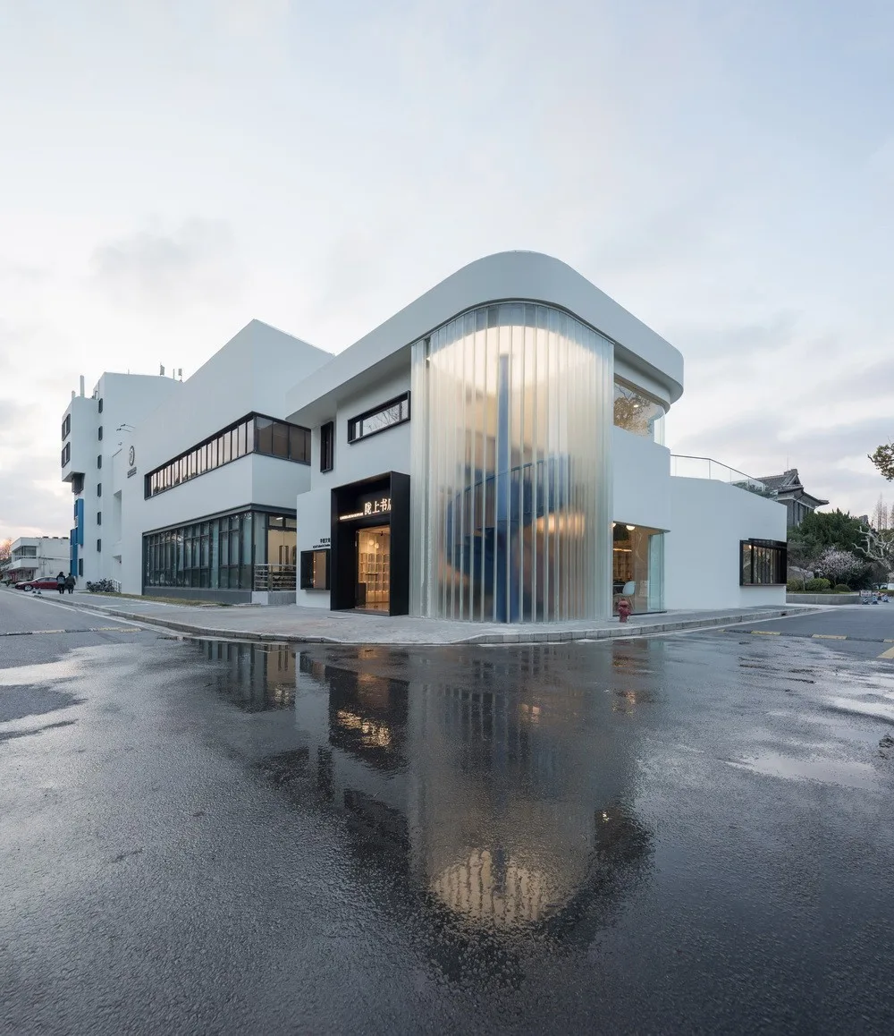 BIM Architecture | Architectural Renewal of Longshang Bookstore at East China University of Science and Technology - Reshaping the Place of Light and Memory/畎 Mu Architecture
