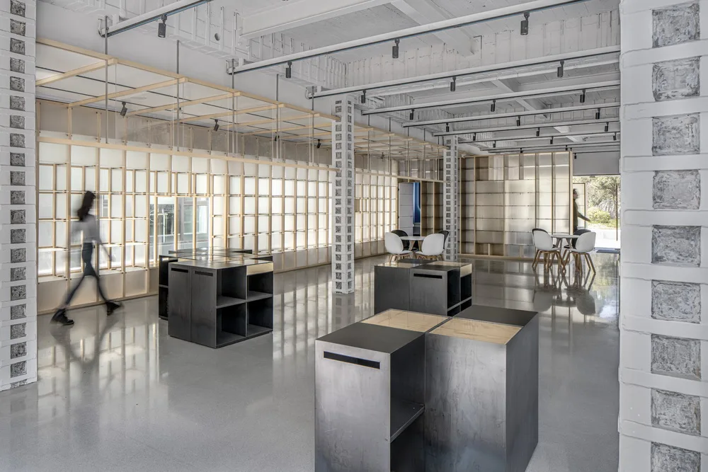 BIM Architecture | Architectural Renewal of Longshang Bookstore at East China University of Science and Technology - Reshaping the Place of Light and Memory/畎 Mu Architecture
