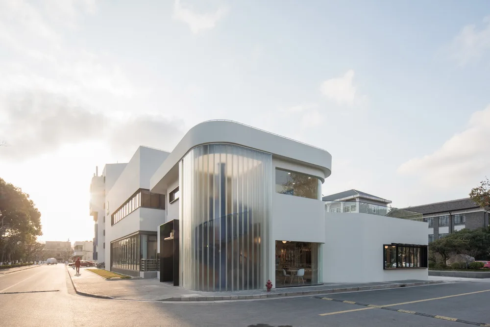 BIM Architecture | Architectural Renewal of Longshang Bookstore at East China University of Science and Technology - Reshaping the Place of Light and Memory/畎 Mu Architecture
