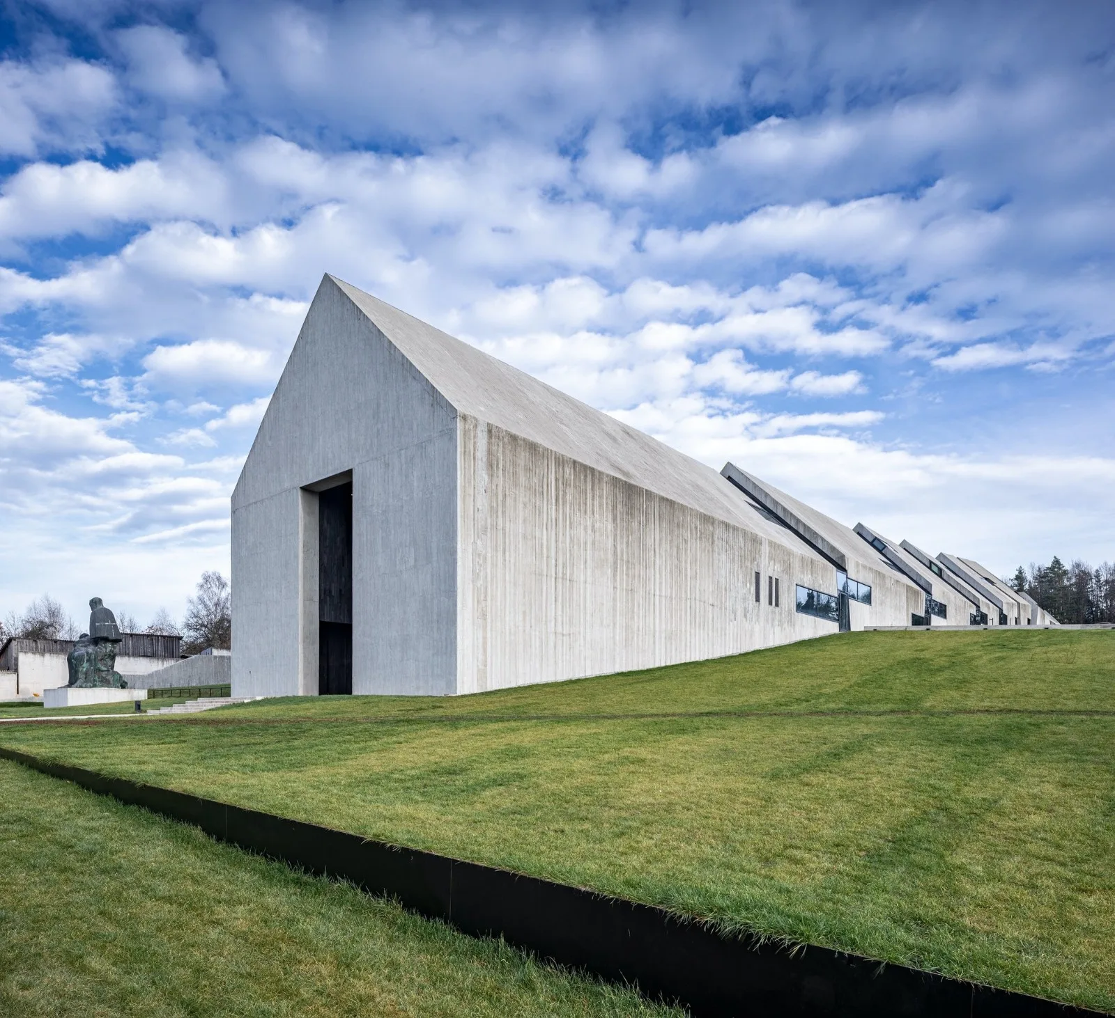BIM Architecture | Polish Martyrs' Mausoleum/Nizio Design International