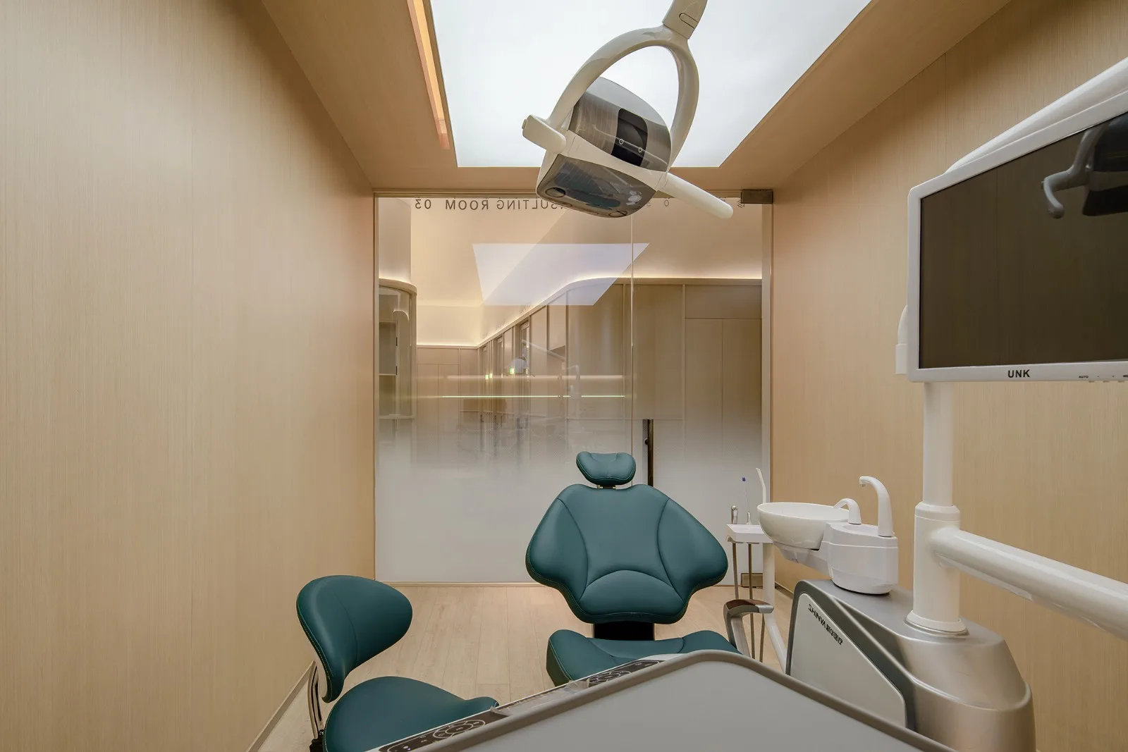 BIM Architecture | Ruixiang Dental, a relaxed and peaceful clinic/Interior Design by Wang Weihang