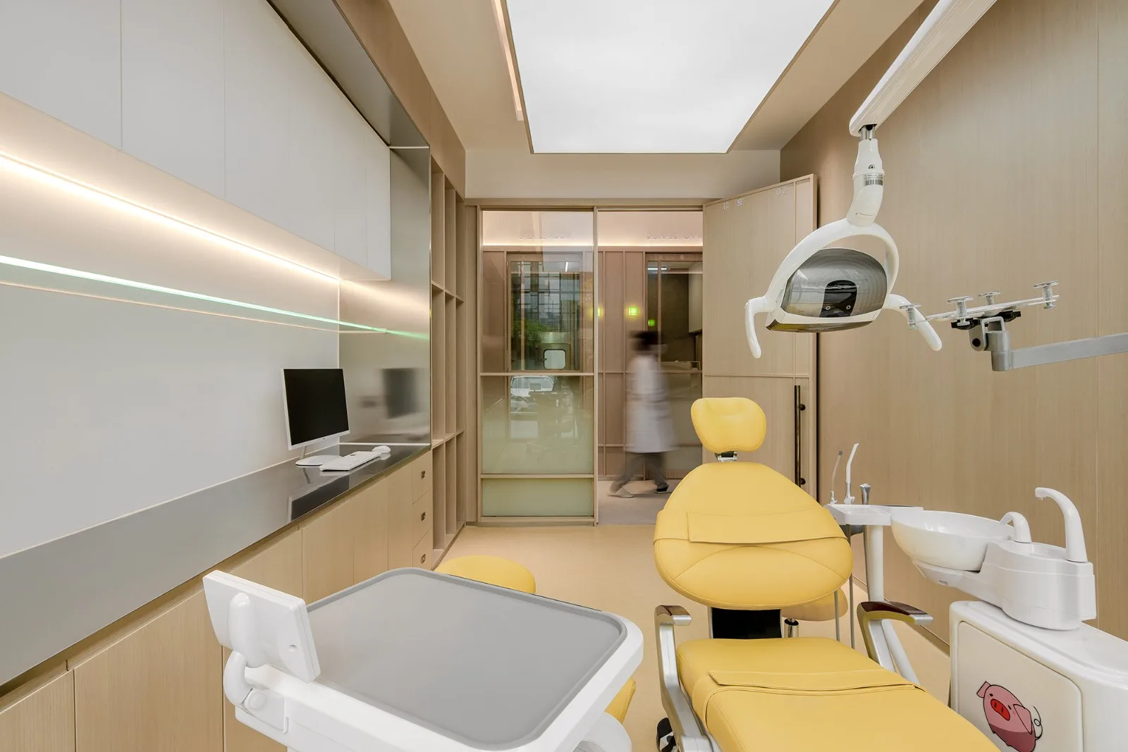 BIM Architecture | Ruixiang Dental, a relaxed and peaceful clinic/Interior Design by Wang Weihang
