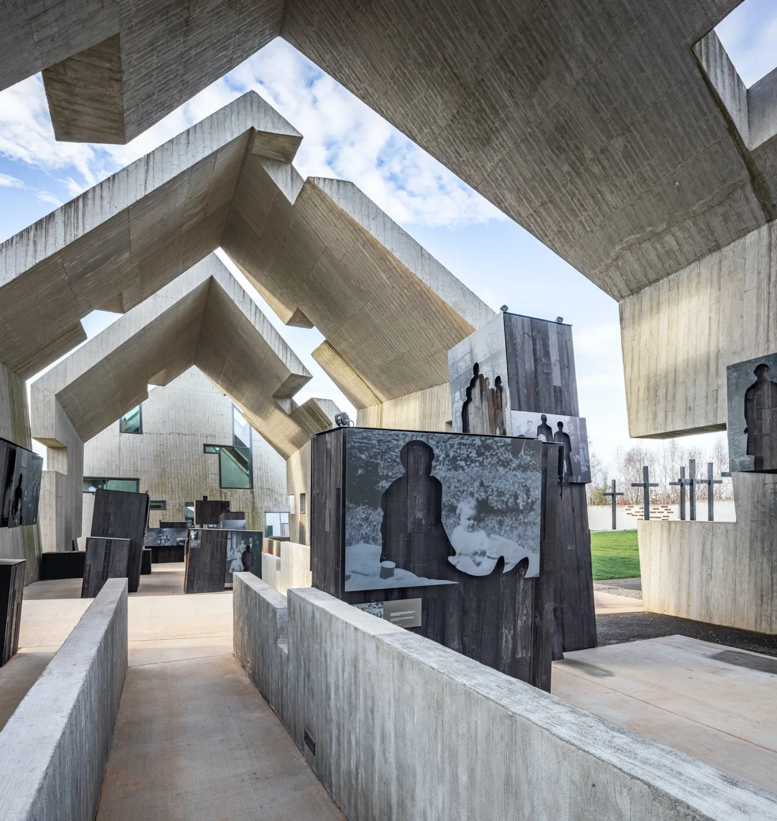 BIM Architecture | Polish Martyrs' Mausoleum/Nizio Design International
