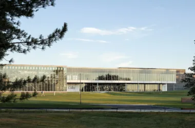 BIM Architecture: White Blocks Design for Colby College Sports and Entertainment Center by Harold Alfond/Hopkins Architects and Sasaki-BIM WORLD