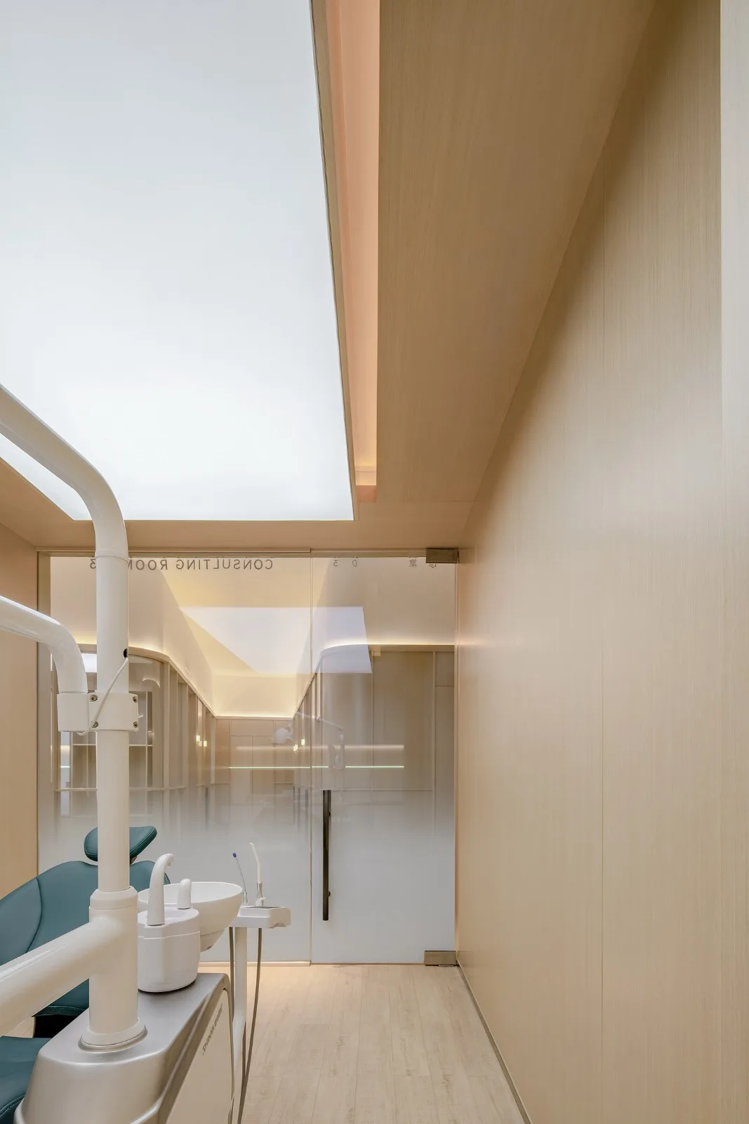 BIM Architecture | Ruixiang Dental, a relaxed and peaceful clinic/Interior Design by Wang Weihang