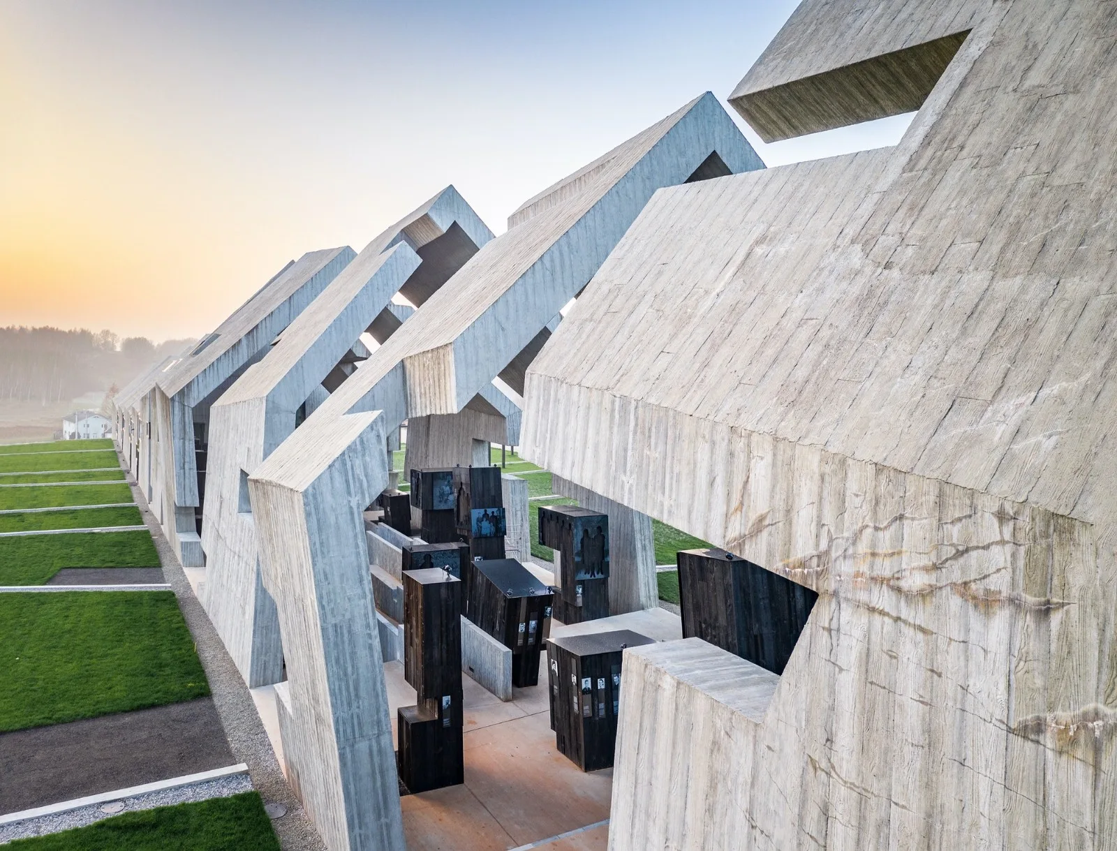BIM Architecture | Polish Martyrs' Mausoleum/Nizio Design International