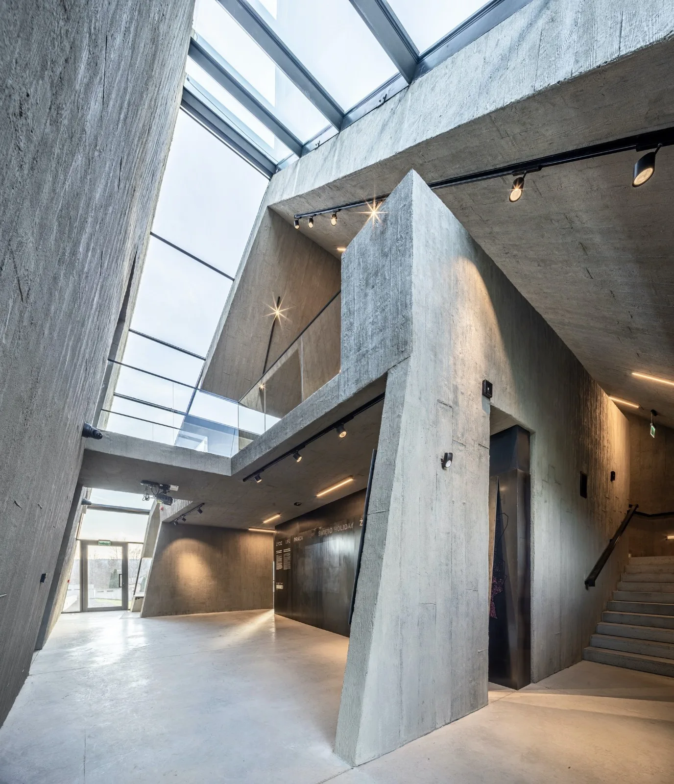 BIM Architecture | Polish Martyrs' Mausoleum/Nizio Design International