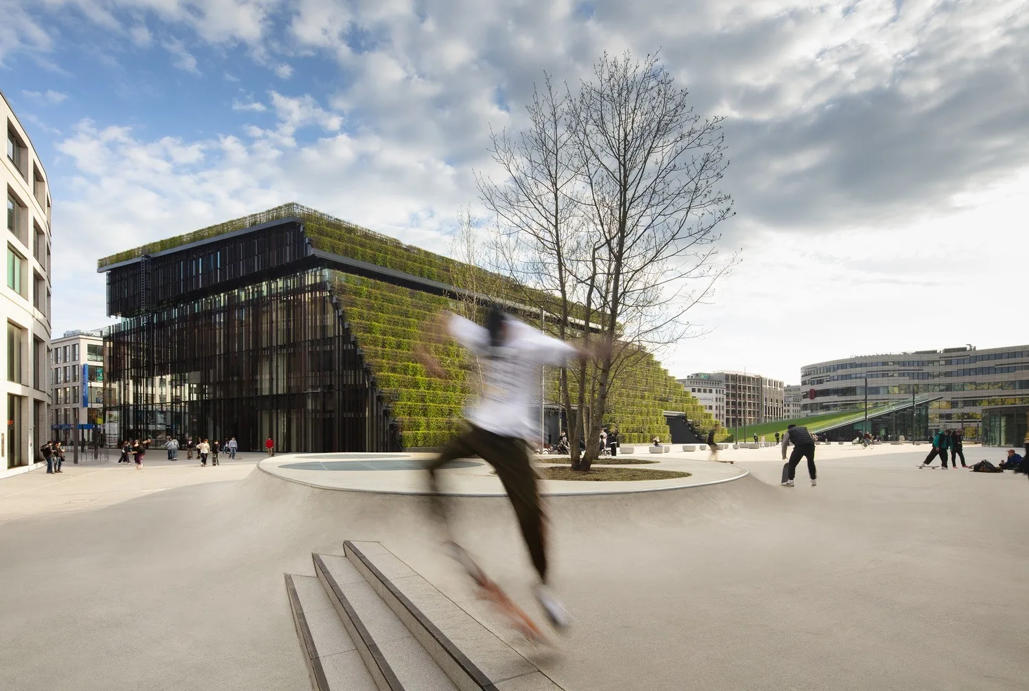 BIM Architecture | The largest green facade building in Europe, Kö-Bogen II commercial complex/ingenhoven architects