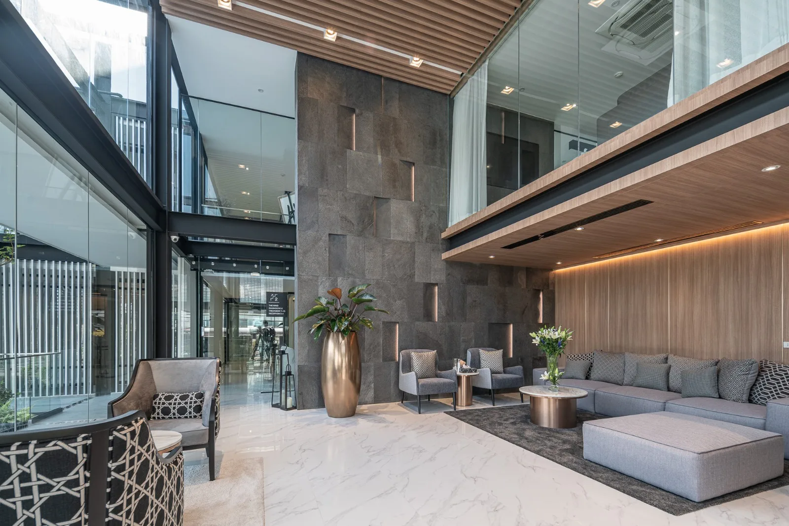 BIM Architecture | Beauty Clinic Built with Glass Bricks/Sute Architect