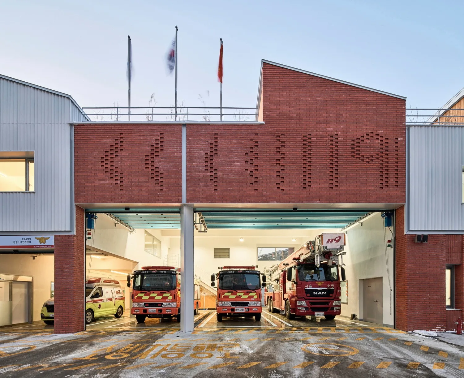 BIM Architecture | Jiangyidong 119 Fire Station/OA Lab