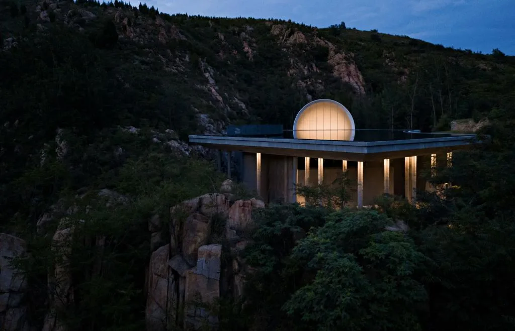 BIM Architecture | Ultimate Nostalgia - Tai'an Jiunvfeng "Moon of Hometown" Ceremony Hall/Blue Architecture