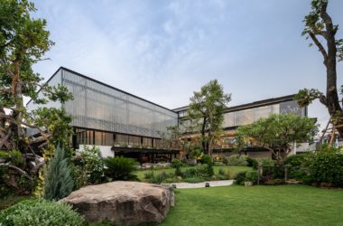 BIM Architecture: Glass Brick Beauty Clinic by Sute Architect-BIM WORLD