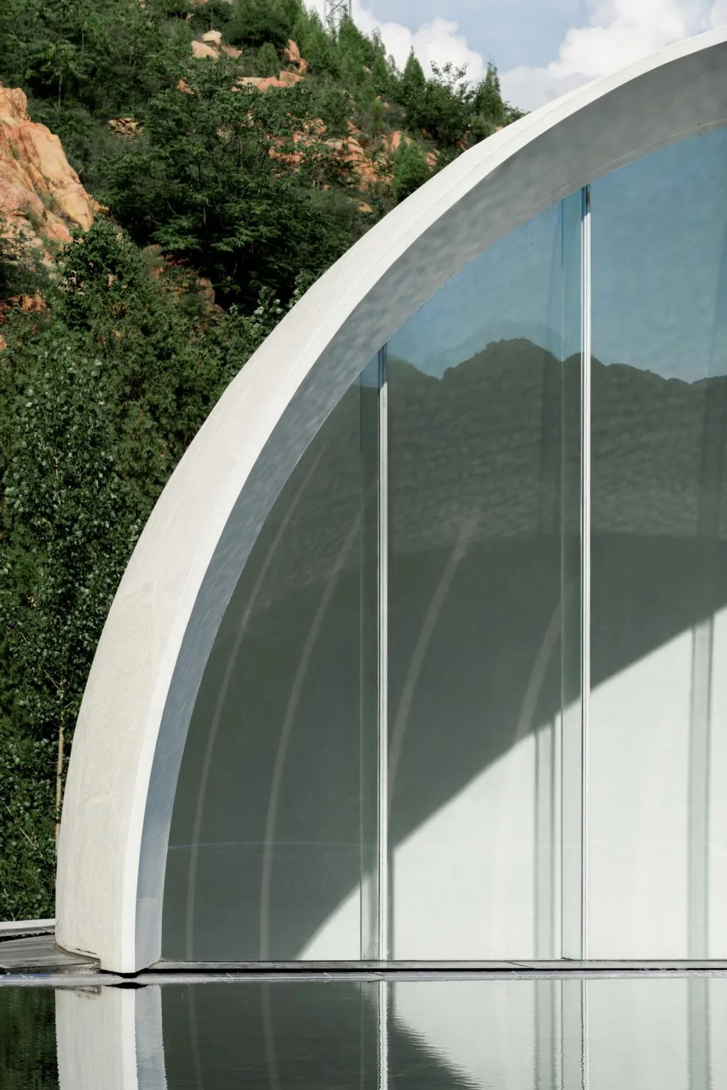 BIM Architecture | Ultimate Nostalgia - Tai'an Jiunvfeng "Moon of Hometown" Ceremony Hall/Blue Architecture