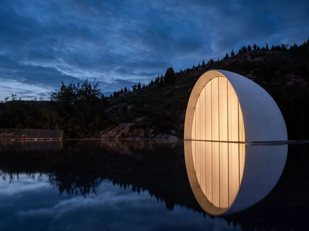 BIM Architecture | Ultimate Nostalgia - Tai'an Jiunvfeng "Moon of Hometown" Ceremony Hall/Blue Architecture