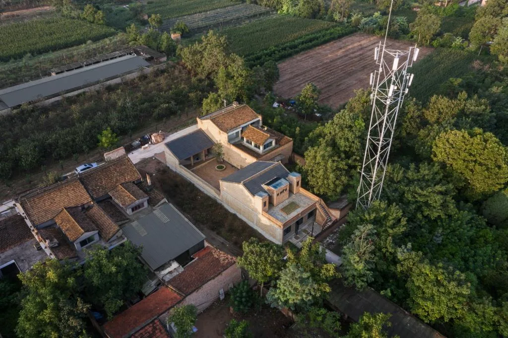 BIM Architecture | Regeneration of Guanzhong Brick and Tile Houses: Xianyang Gezi Village Red Brick House/Xi'an University of Architecture and Technology Design and Research Institute