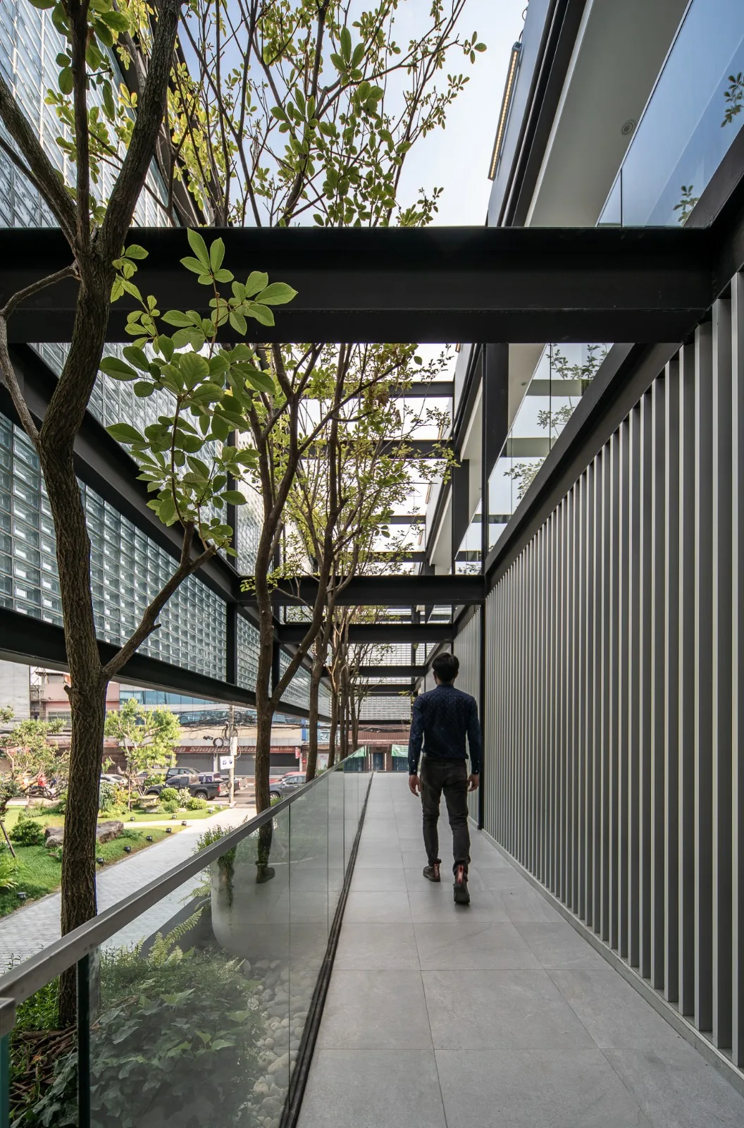 BIM Architecture | Beauty Clinic Built with Glass Bricks/Sute Architect