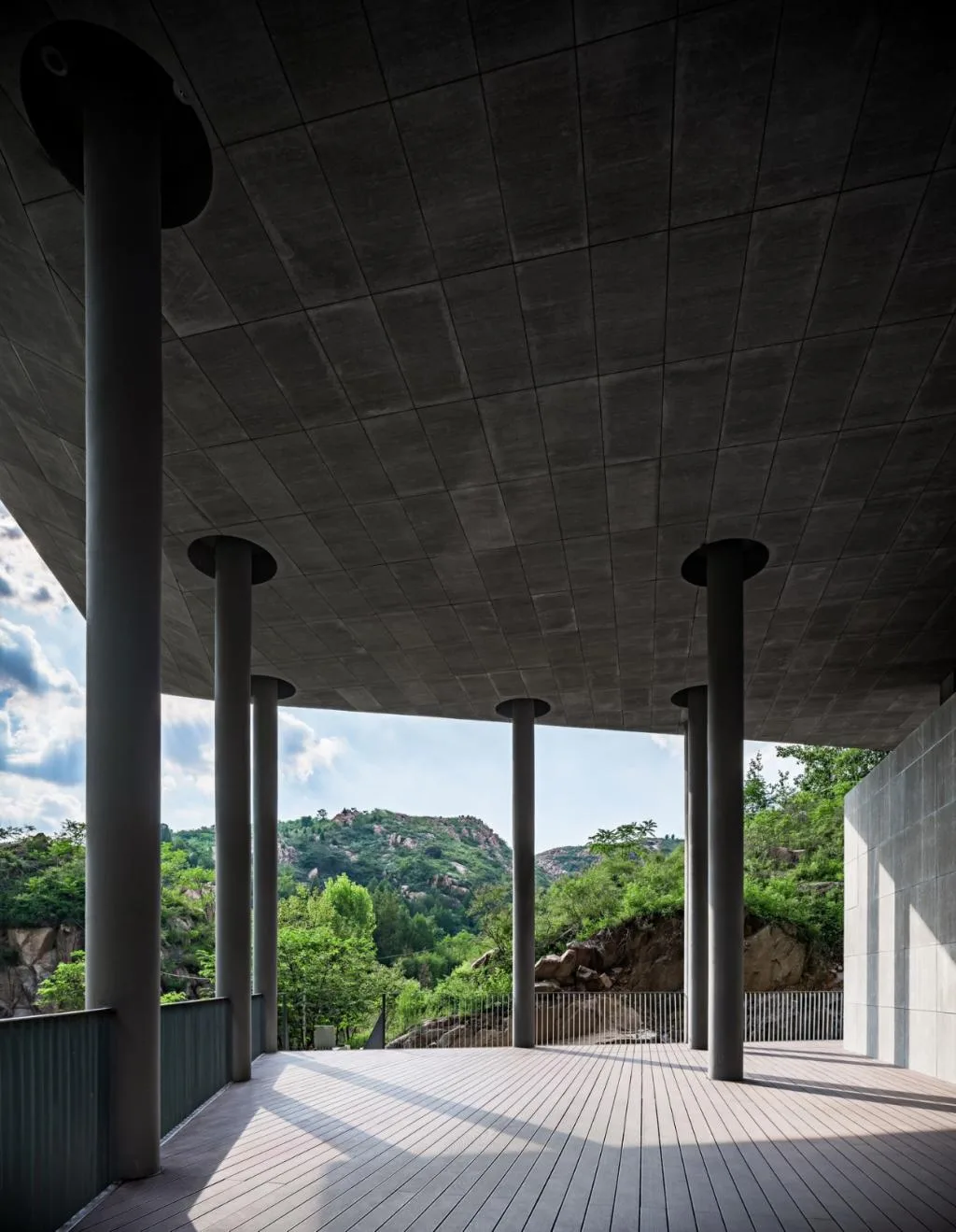 BIM Architecture | Ultimate Nostalgia - Tai'an Jiunvfeng "Moon of Hometown" Ceremony Hall/Blue Architecture