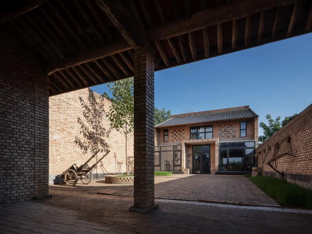BIM Architecture | Regeneration of Guanzhong Brick and Tile Houses: Xianyang Gezi Village Red Brick House/Xi'an University of Architecture and Technology Design and Research Institute
