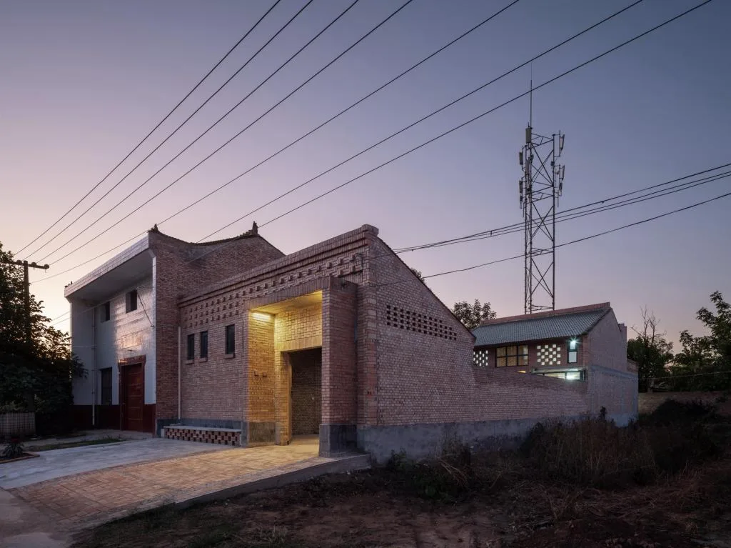 BIM Architecture | Regeneration of Guanzhong Brick and Tile Houses: Xianyang Gezi Village Red Brick House/Xi'an University of Architecture and Technology Design and Research Institute