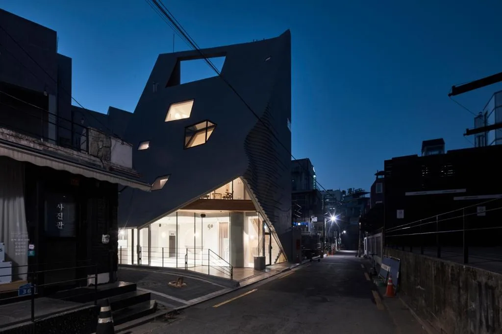 BIM Architecture | Diagonal Pyramid Concrete Building, Areuke Spa/Chiasmus Partners