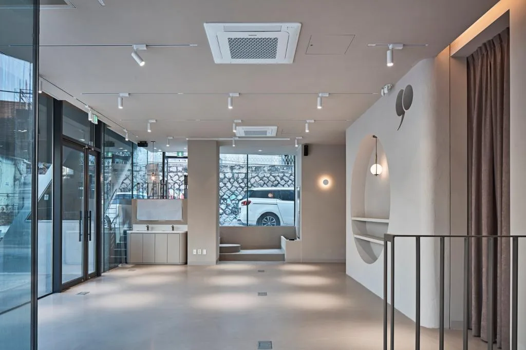 BIM Architecture | Diagonal Pyramid Concrete Building, Areuke Spa/Chiasmus Partners